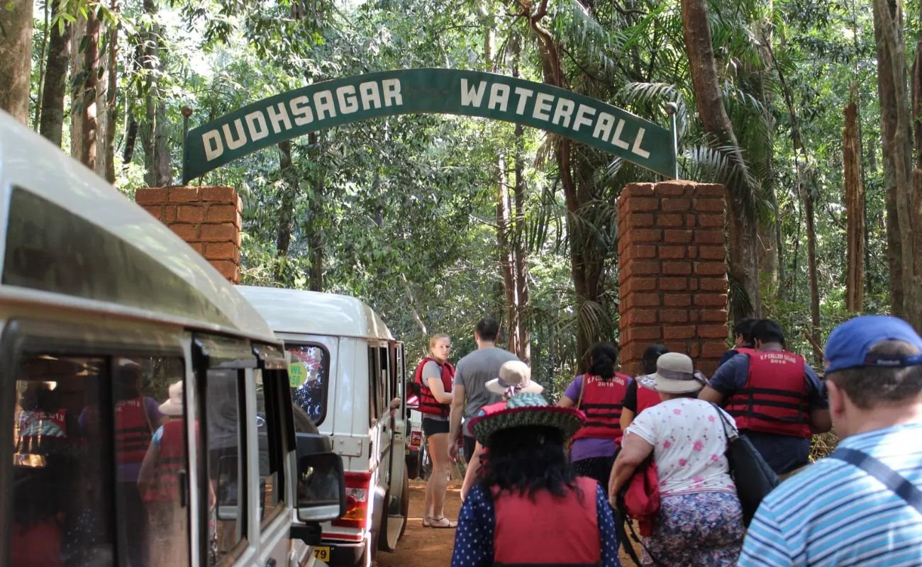 Dudhsagar Jeep Booking 2026 – Waterfall Jeep Safari Online Booking, Timings & Availability Today